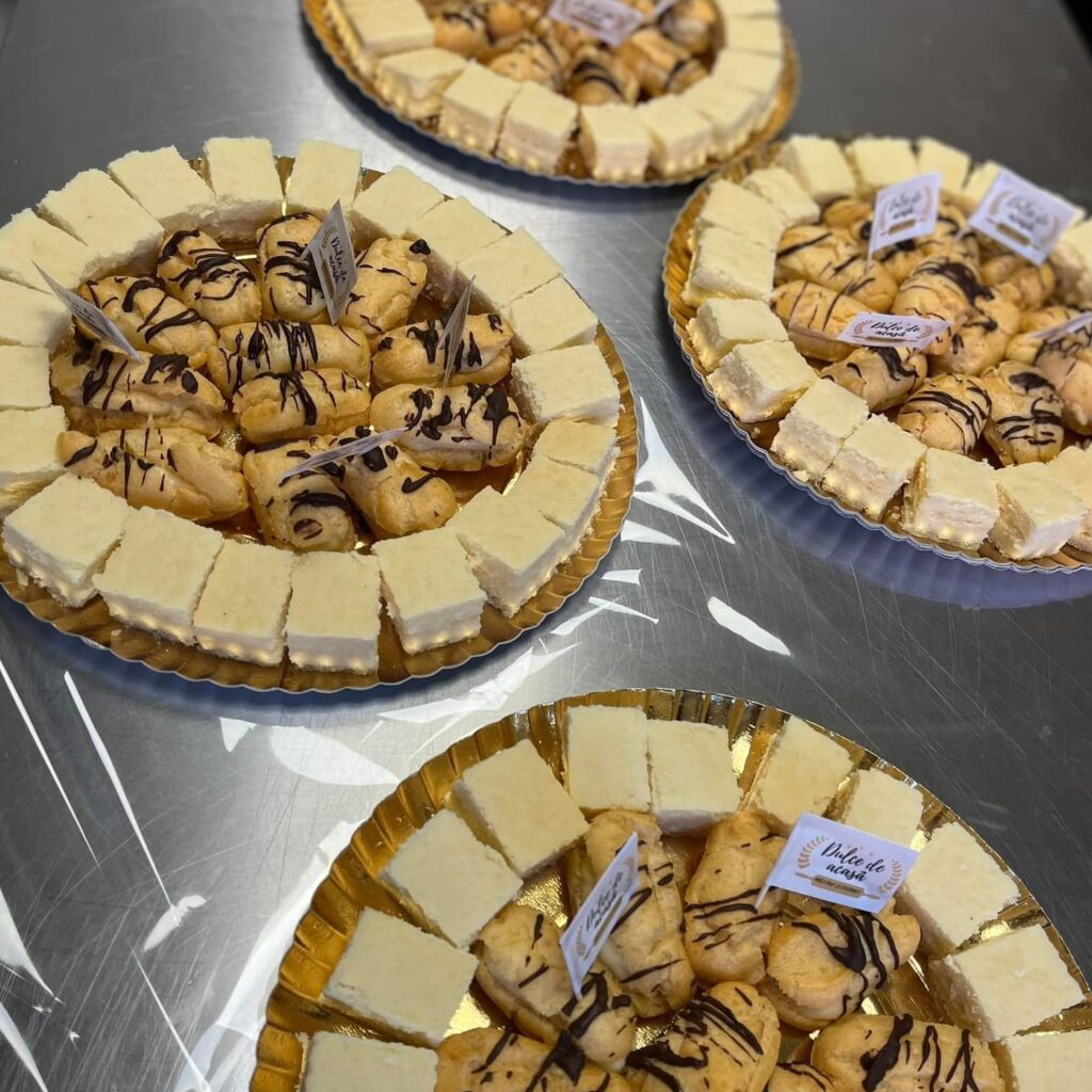 Platou – Mini-eclere & Albă-ca-Zăpada 1 kg